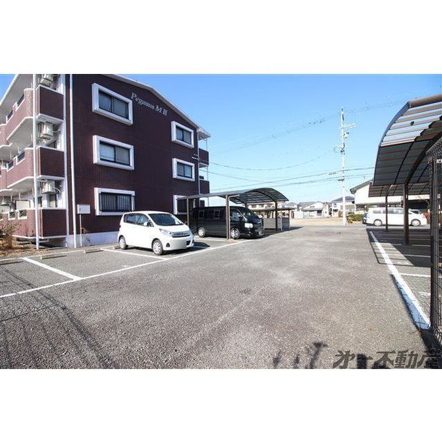 駐車場　駐車場