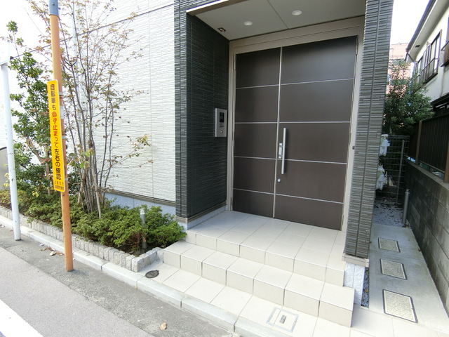 エントランス　★スタイリッシュなデザインのエントランス★