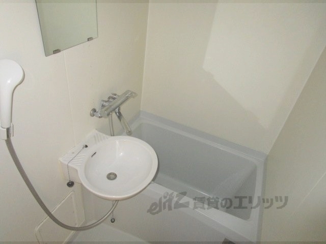 バス・シャワールーム　バス