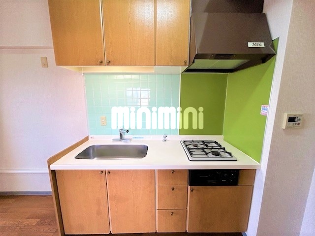 キッチン　ガス２口の魚グリル付きシステムキッチン