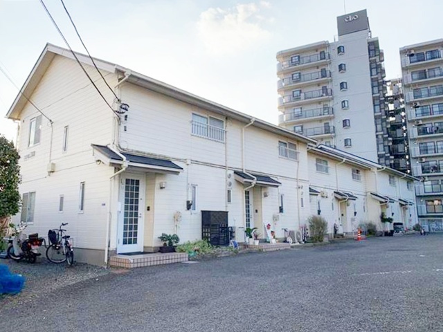 建物外観　駐車場無料♪