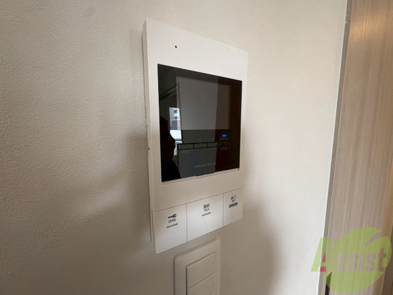 セキュリティ　ＴＶモニター付インターホンです。来客者の顔が見えるので安心！