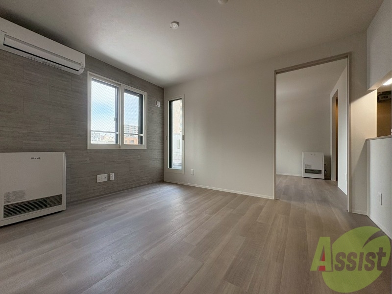 居室・リビング　広々としたリビングですね。使い勝手がよさそうですね！