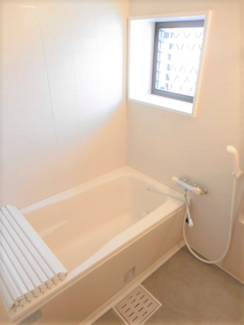 バス・シャワールーム　ゆったり過ごせるお風呂です