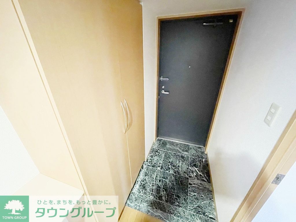 玄関　お問合せは(株)タウンハウジングレジデンス事業部までお問合…