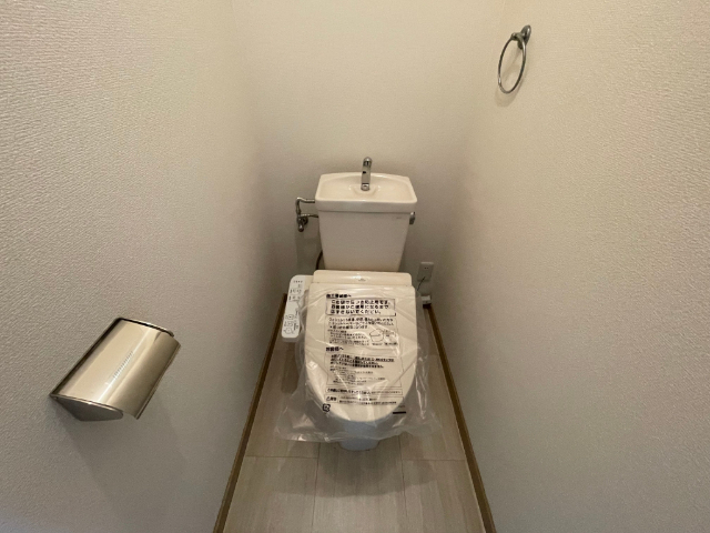 トイレ　温水洗浄便座