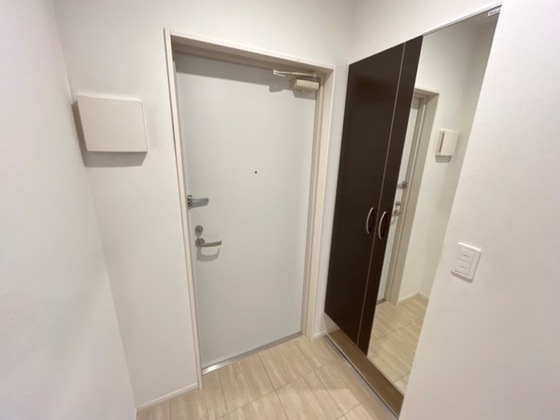 玄関　※別部屋の写真です