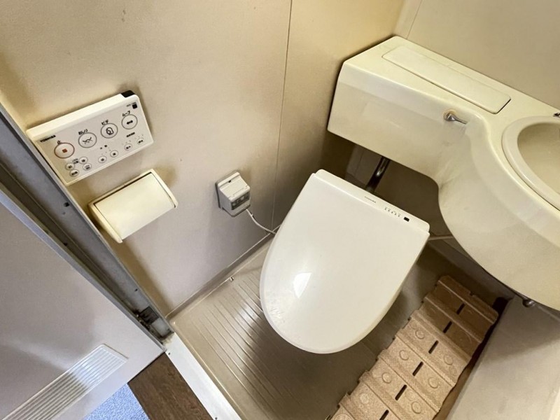 トイレ　トイレ