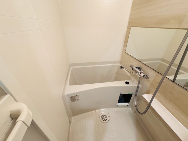 バス・シャワールーム　同タイプの写真です。