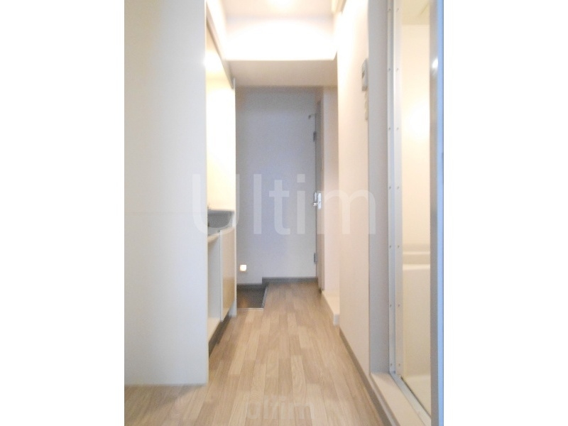 玄関　別のお部屋のお写真です。ご参考までに。