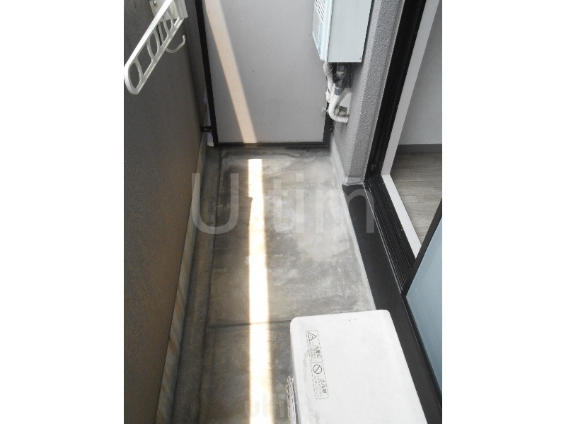 バルコニー　別のお部屋のお写真です。ご参考までに。