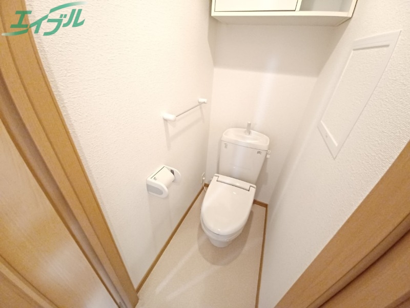 トイレ　同型参考写真です