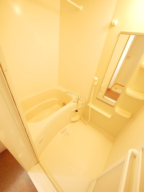 バス・シャワールーム　シャワー・追い焚き給湯