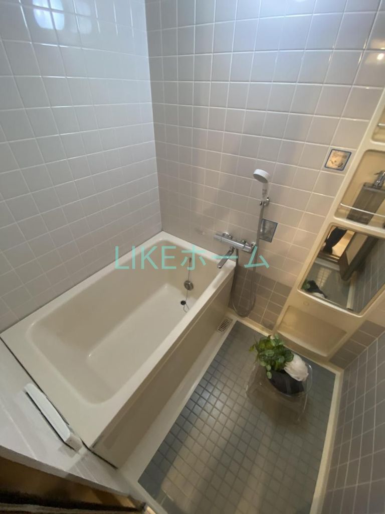 バス・シャワールーム　エントランス