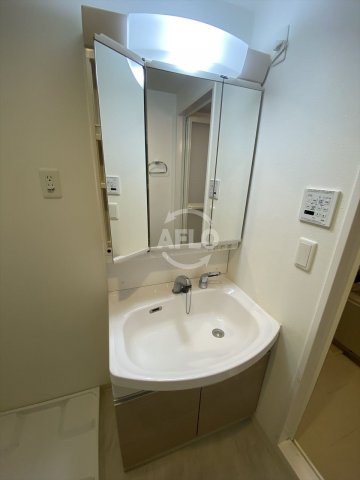 洗面設備　クローバー・ビュー上本町　洗面化粧台