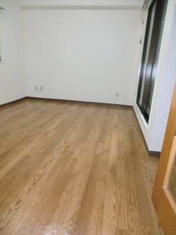 その他部屋・スペース　キッチンから見た居室です