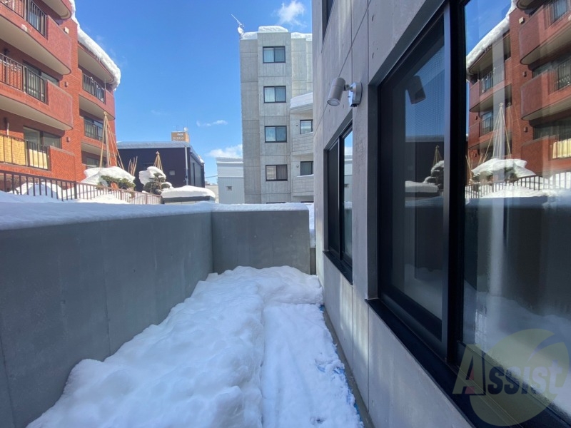 バルコニー　バルコニーが付いていますので一息ついてみてはいかがですか。