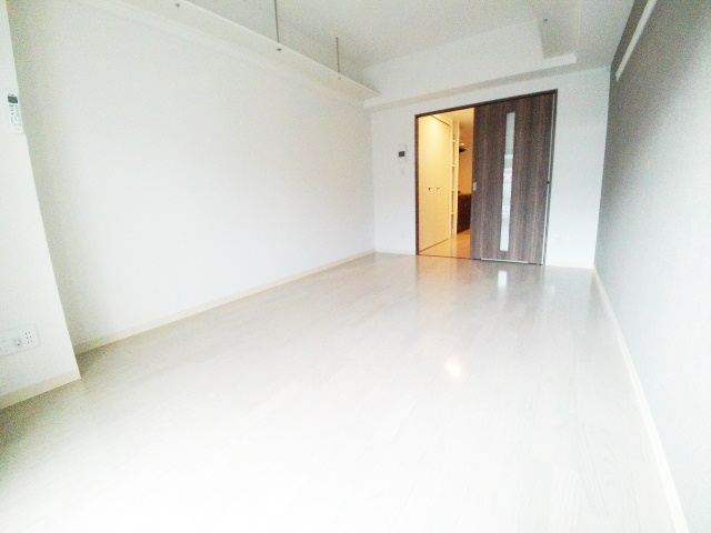 居室・リビング　ゆったりした洋室です。