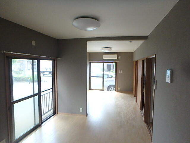 居室・リビング　★044-299-8985までお気軽にお電話下さい♪