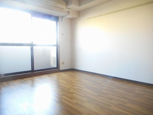 居室・リビング　フローリング！