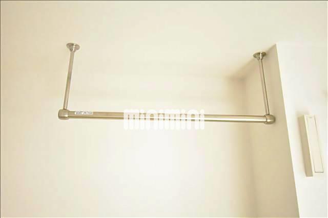 収納　ハンガーパイプ
