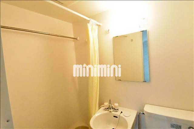 洗面設備　浴室に洗濯物も干せます