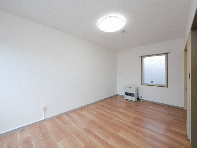 居室・リビング　★初期費用軽減可能！★室内リフォーム済みにて綺麗な内装！