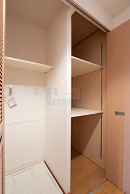 その他設備　室内洗濯機置き場です