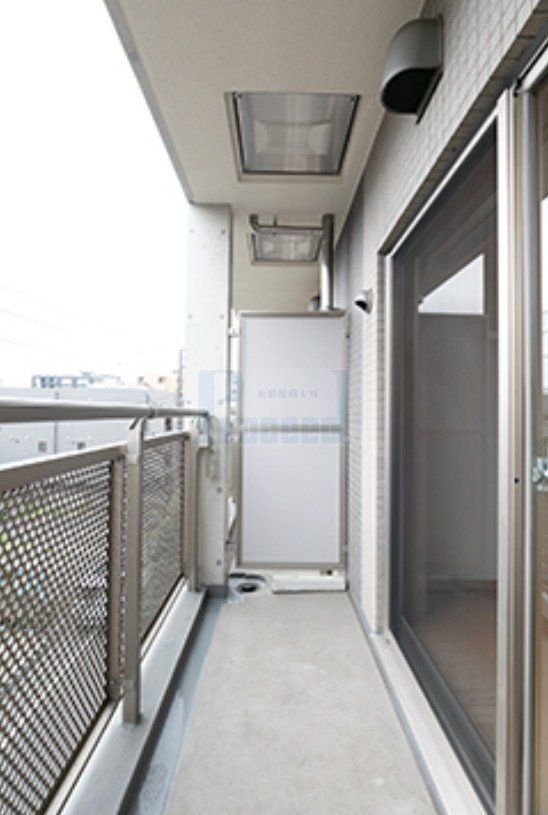 バルコニー　明るいバルコニー！