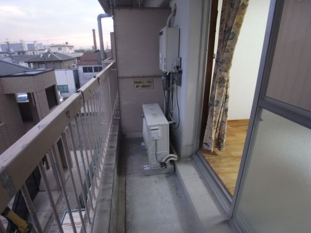 バルコニー　南向きなので洗濯物しっかり乾きます。