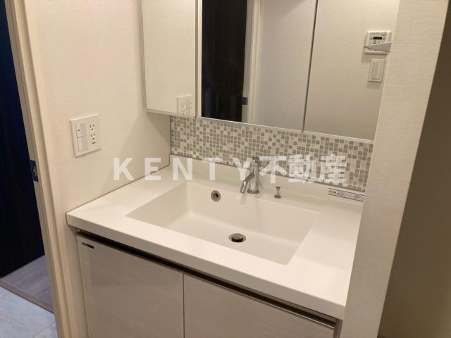 洗面設備　コンパクトで使いやすい洗面所