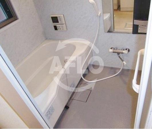 バス・シャワールーム　シェーンブルン　浴室