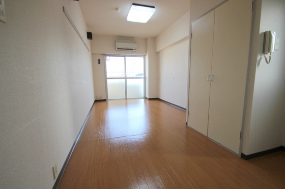 居室・リビング　＊参考別部屋写真になります。