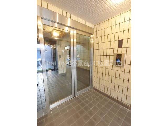 エントランス　マンション共用部分（オートロック付き）