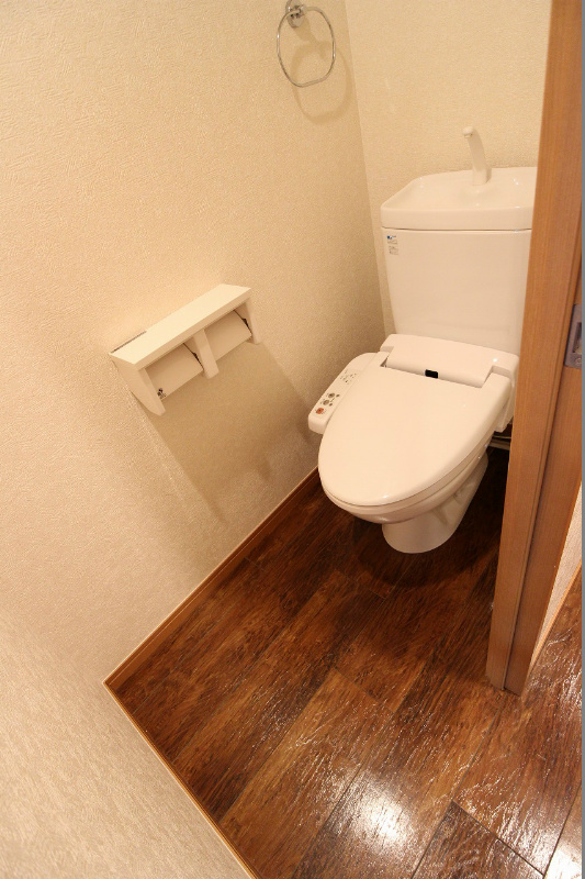 トイレ　ウォシュレット付