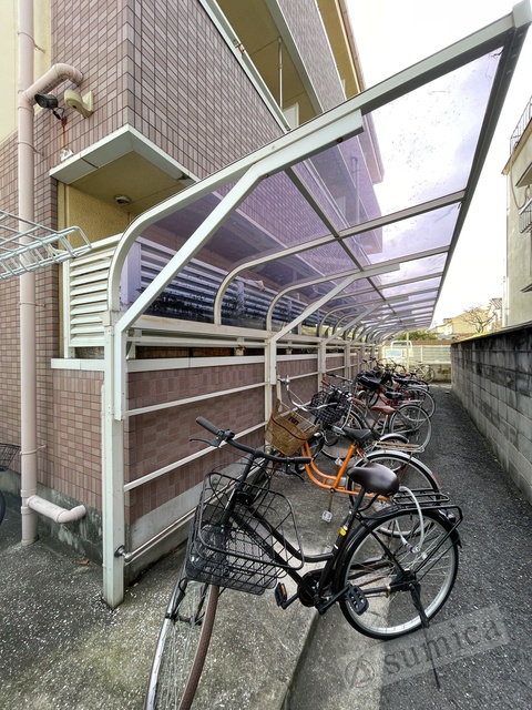 その他共有部分　屋根付き駐輪場が嬉しいです♪♪