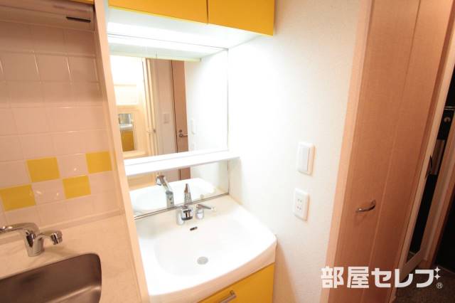 洗面設備　毎朝の支度も楽々