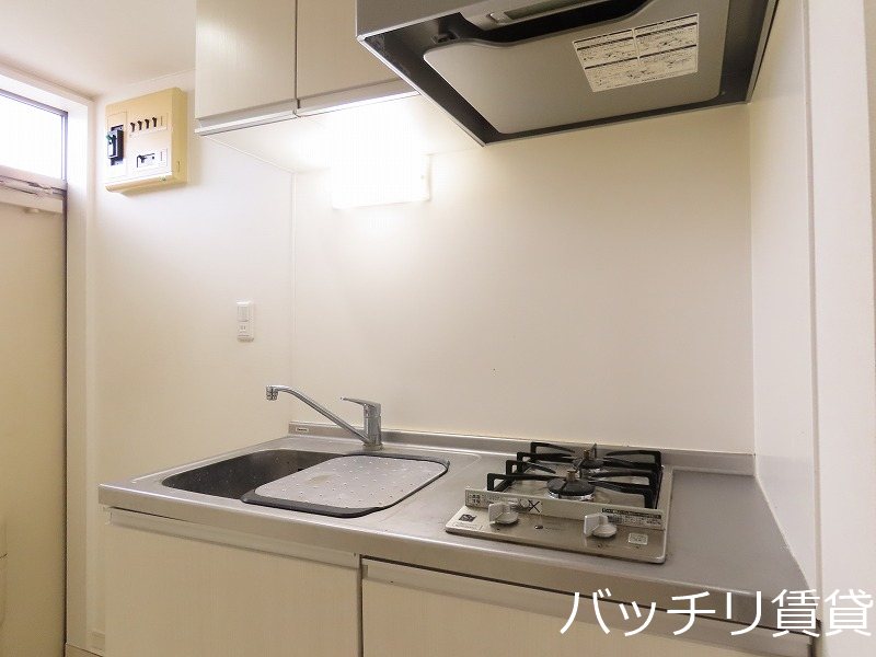 キッチン　画像は別号室タイプの為、現状を優先致します。