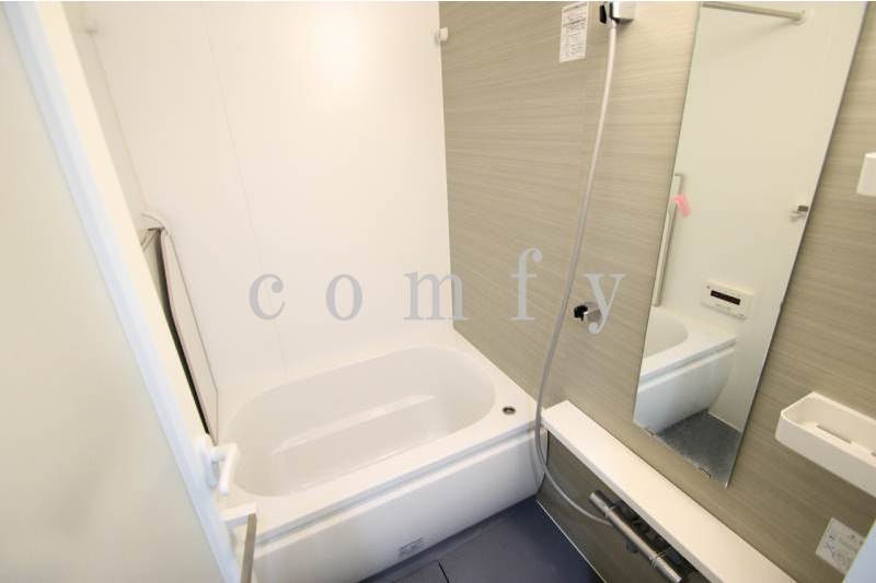 バス・シャワールーム　浴室乾燥機付きバスルーム