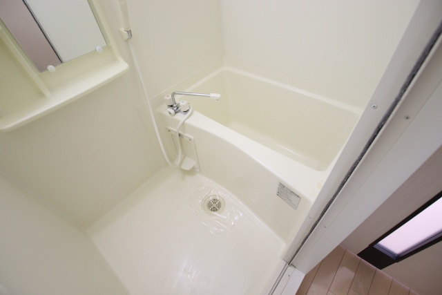 バス・シャワールーム　※別室の参考写真の為、現況優先です。
