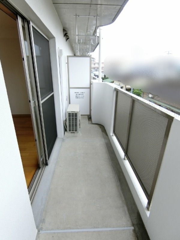 バルコニー　図面と現状に相違がある場合には現状を優先