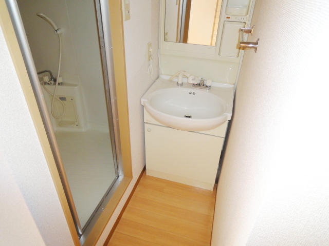 洗面設備　同物件別号室の写真です。
