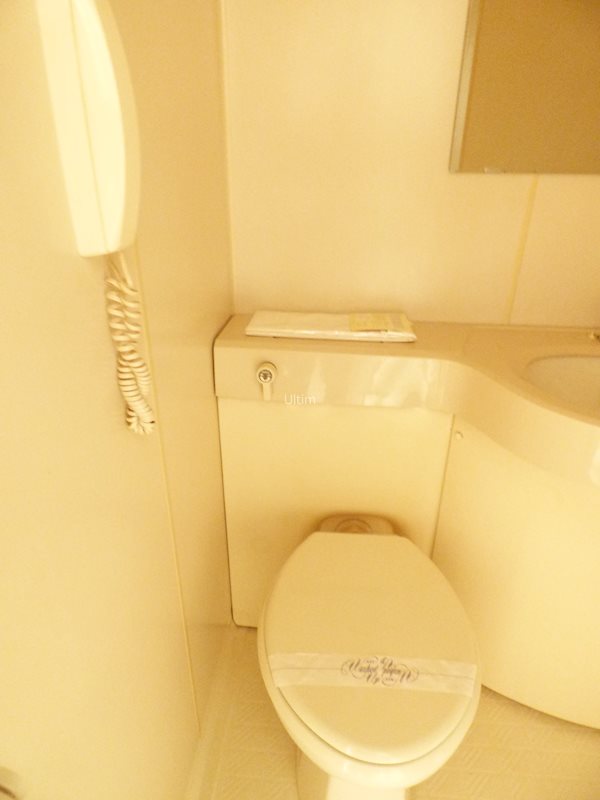 トイレ　違うお部屋の写真です。ご参考までに