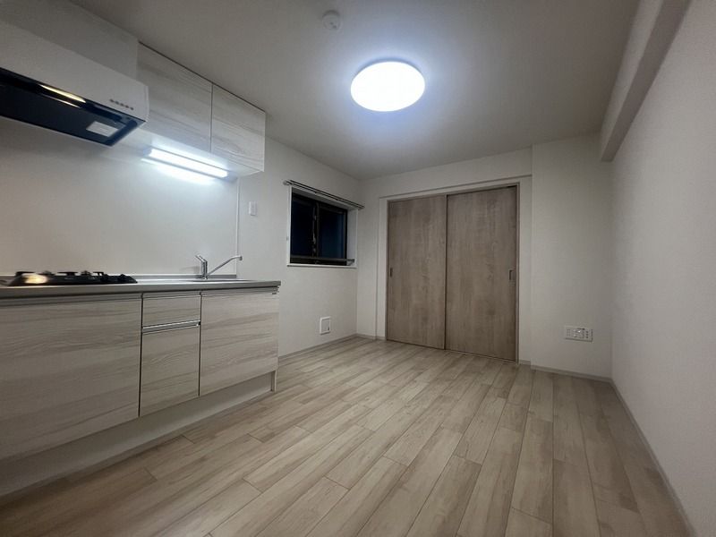 居室・リビング　☆明るい洋室☆