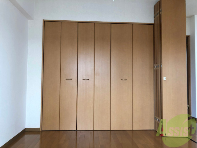 収納　こちらは収納です。大きいものも入りそうです。