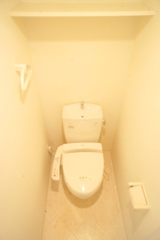 トイレ　ウォシュレット付き