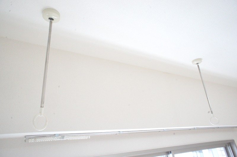 その他設備　雨の日に便利な室内物干し付き