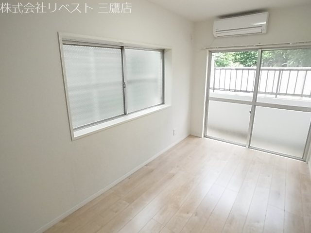 居室・リビング　洋室二面採光