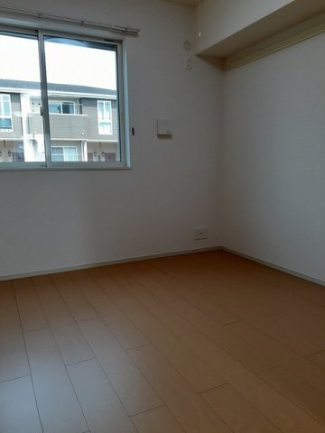 その他部屋・スペース　風通しも良い寝室です☆