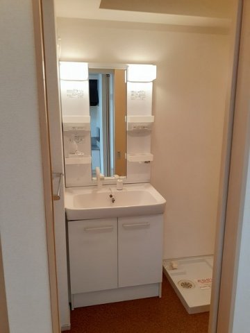 洗面設備　明るい洗面所です★